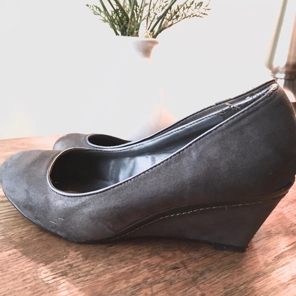 Charcoal grey wedge dress heels **SOLD** - Picture 3 of 5